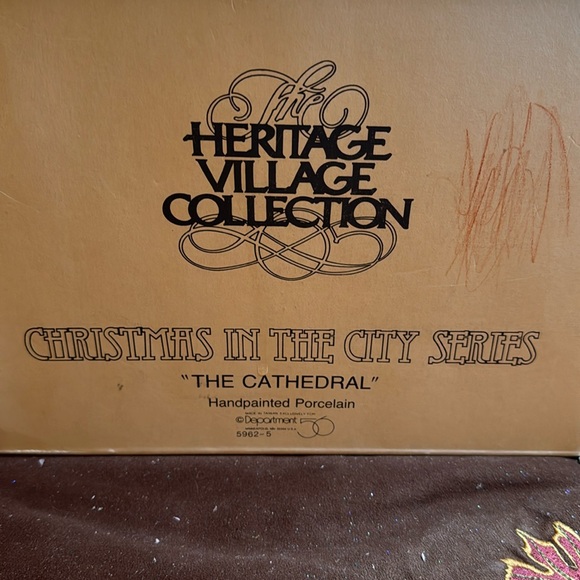 🐈‍⬛ Heritage Village Christmas in the City Series “Cathedral “(R) - Picture 10 of 12